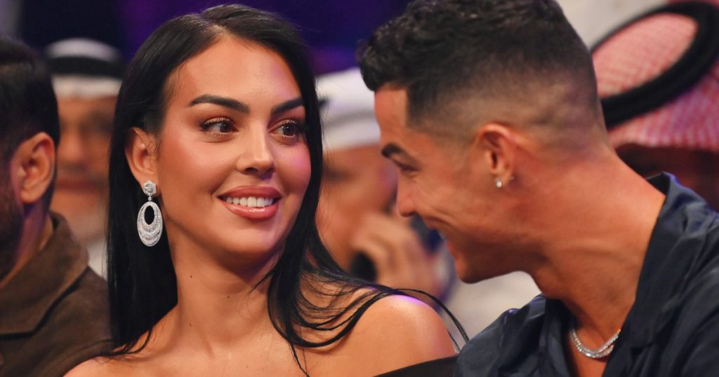 Mii de fani au așteptat nunta lui Cristiano Ronaldo, dar au fost surprinși de un eveniment neașteptat: Fabio și Fatima s-au căsătorit în catedrala din Funchal