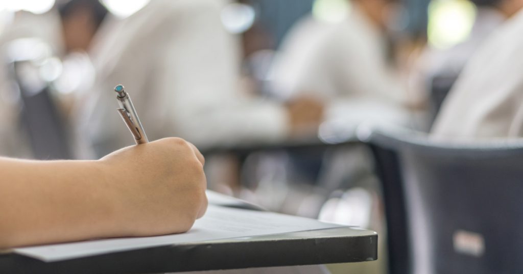 Bacalaureatul de Toamnă 2026: O Privire Detaliată asupra Probei de Limba Română