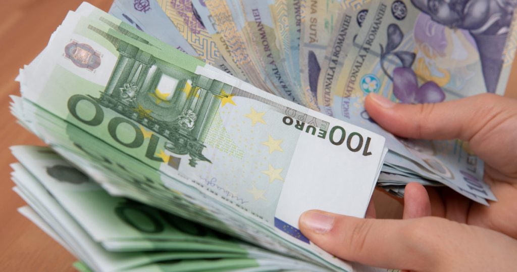 Aderarea României la Zona Euro: O Dezbatere Contemporană în Contextul Societății și Economiei