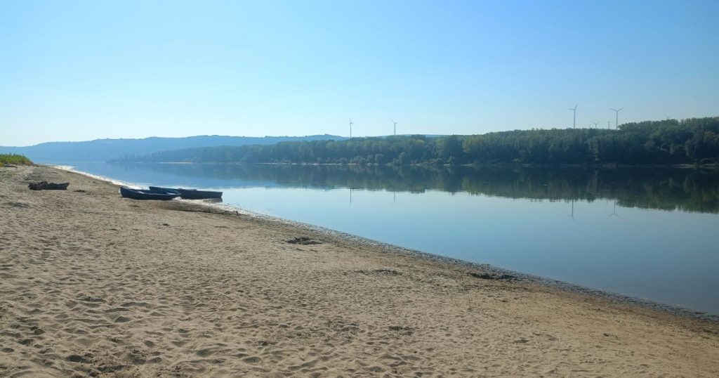 Situația Debitelor Dunării: Provocări și Perspective în Contextul Schimbărilor Climatice