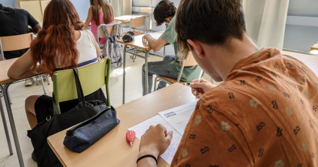 Bacalaureatul 2026: O privire detaliată asupra probei scrise la matematică din sesiunea de toamnă
