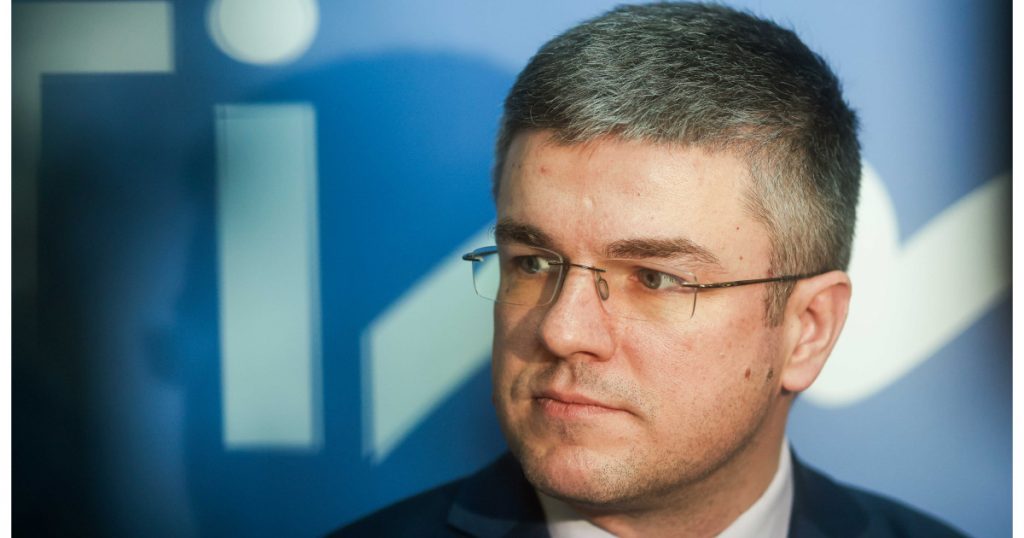 Irineu Darău și Provocările Coabitării Politice în Parlamentul României