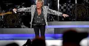 Rod Stewart: O Legendă a Muzicii în Fața Provocărilor Sănătății