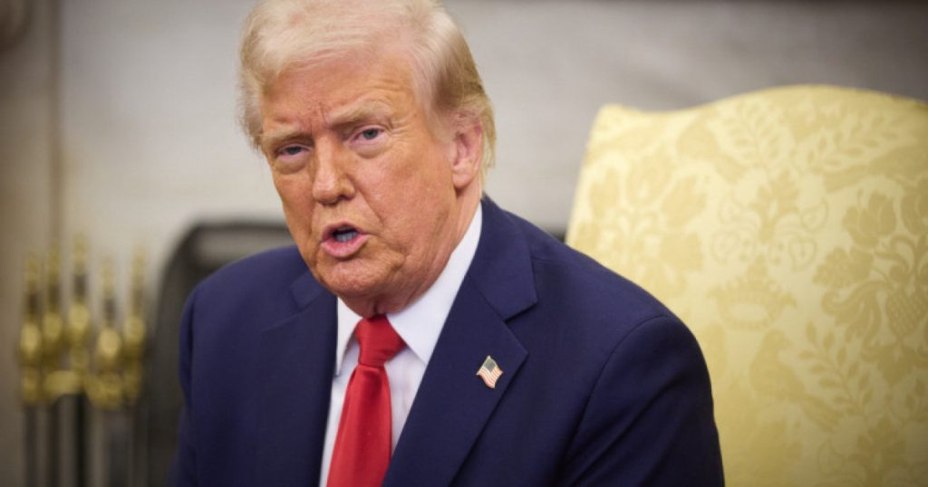 Accesul Prioritar la Postările lui Trump pe Truth Social: Controversa Vânzării Informațiilor și Implicațiile Sale