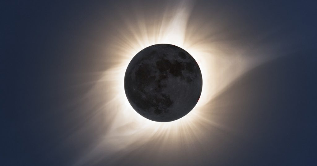 Eclipsa totală de Soare din 2026: Impactul asupra prețurilor de cazare în Europa și turismul internațional