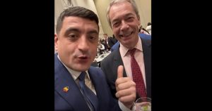 Farage și „Contele Față de Tomberon”: O Analiză a Campaniei Politice de la Clacton
