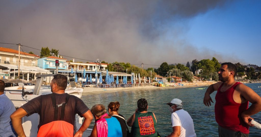 Incendii devastatoare în Halkidiki: Impactul asupra turiștilor români și răspunsul autorităților