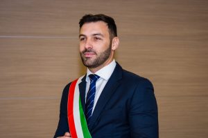 Dominic Fritz și Viziunea unui Guvern Minoritar: Perspective și Implicații pentru România