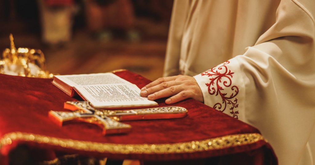 Înțelegerea Adormirii și Nașterii Maicii Domnului: Semnificații și Tradiții ale Sărbătorilor din 15 August și 8 Septembrie