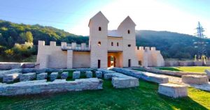 Controversele Restaurării Castrului Roman Arutela: Între Patrimoniu și Critici Publice