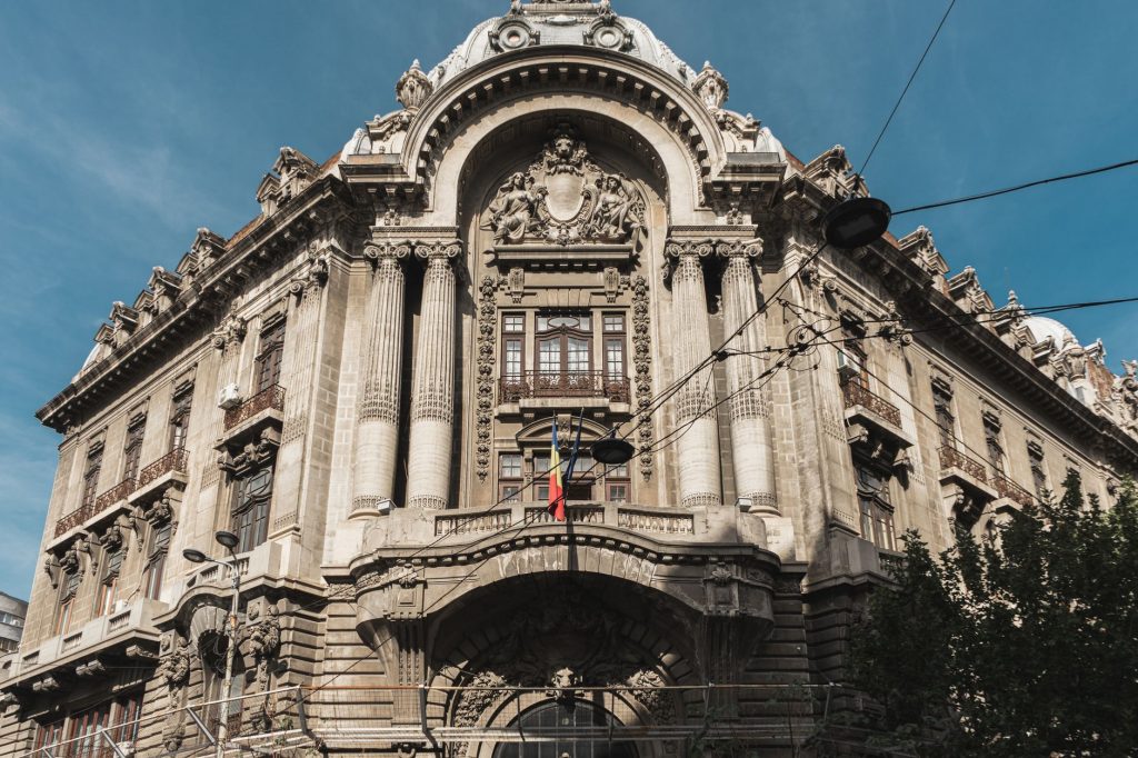 Întâlnirea dintre președinta CCR Simina Tănăsescu și premierul Ilie Bolojan: Un pas spre clarificarea legii integrității?