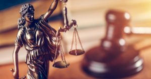 Transparența în Justiție: O Analiză a Întâlnirii Controversate dintre Președintele CCR și Premierul Demis