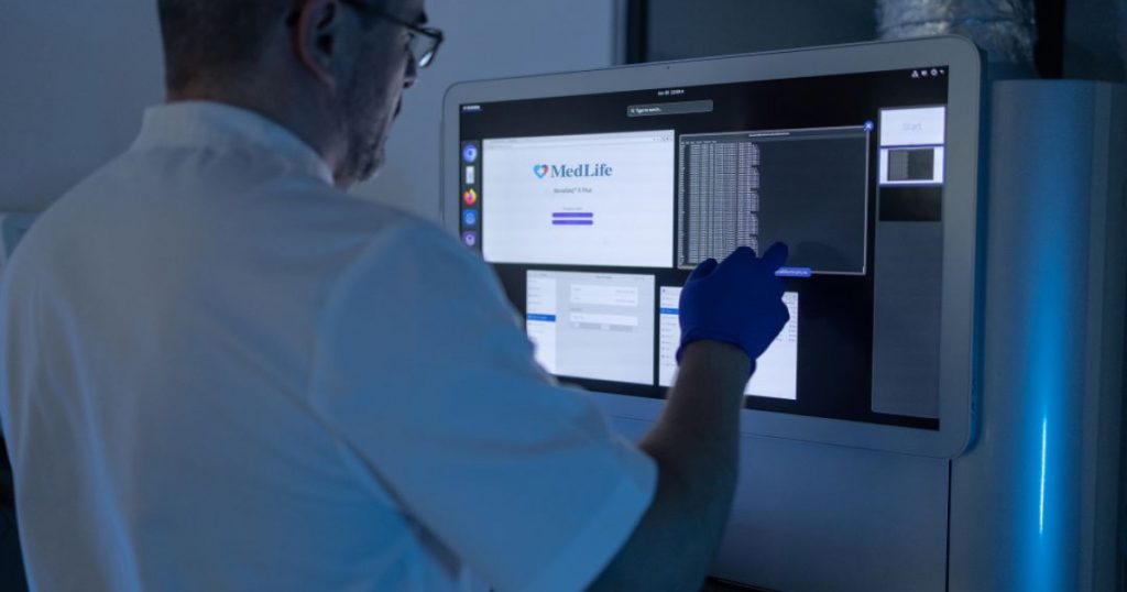 Revoluția sănătății în România: MedLife lansează primul test de microbiom intestinal realizat integral în țară