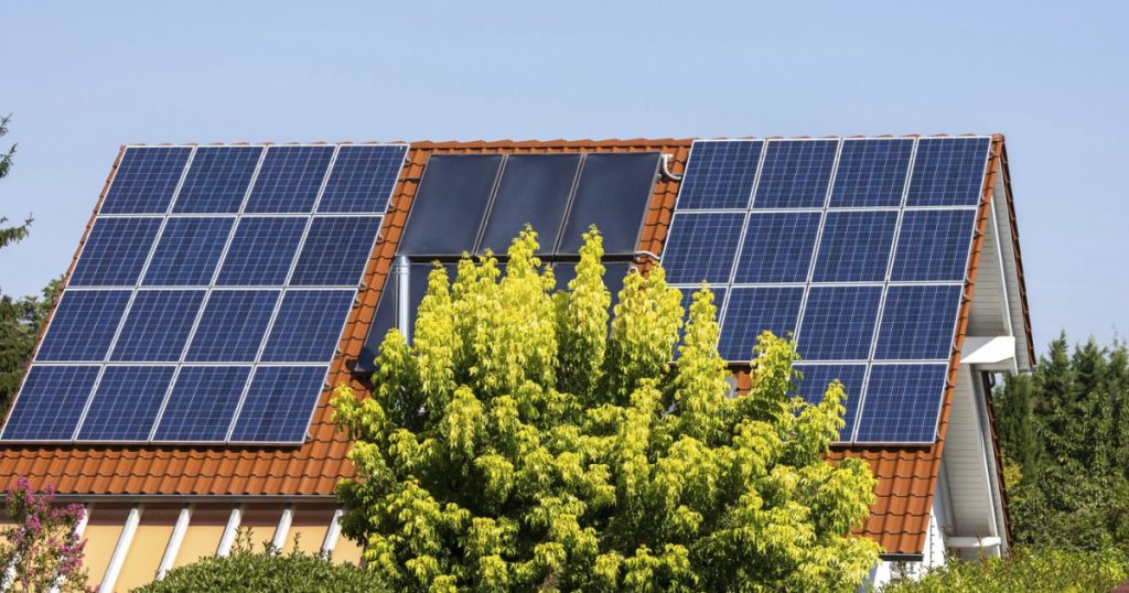 Prosumatorii și Criza Energetică: Apelul lui George Buhnici către Premierul Bolojan pentru O Gestionare Eficientă a Resurselor Energetice