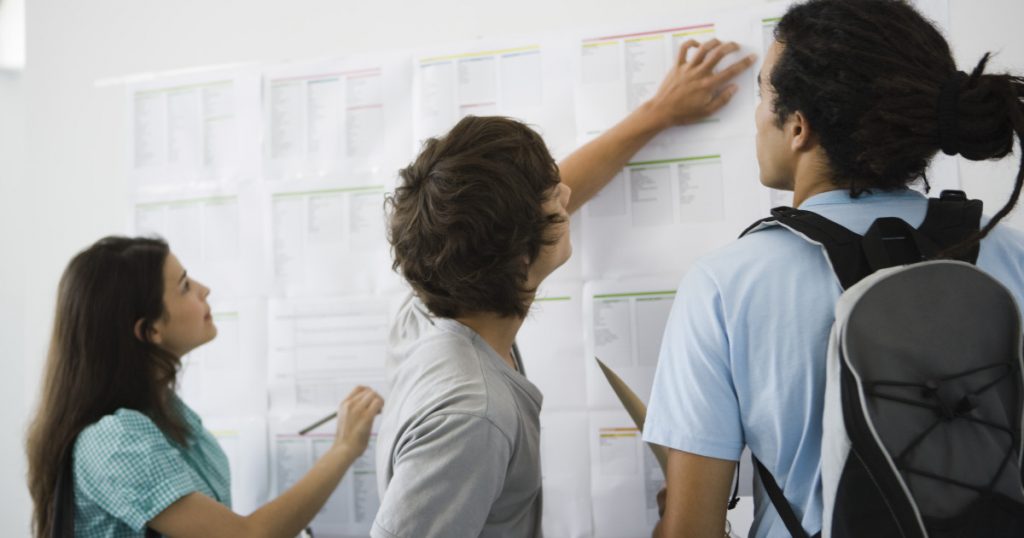 Bacalaureatul 2026: Afișarea rezultatelor sesiunii de toamnă și implicațiile acestora pentru viitorul educațional