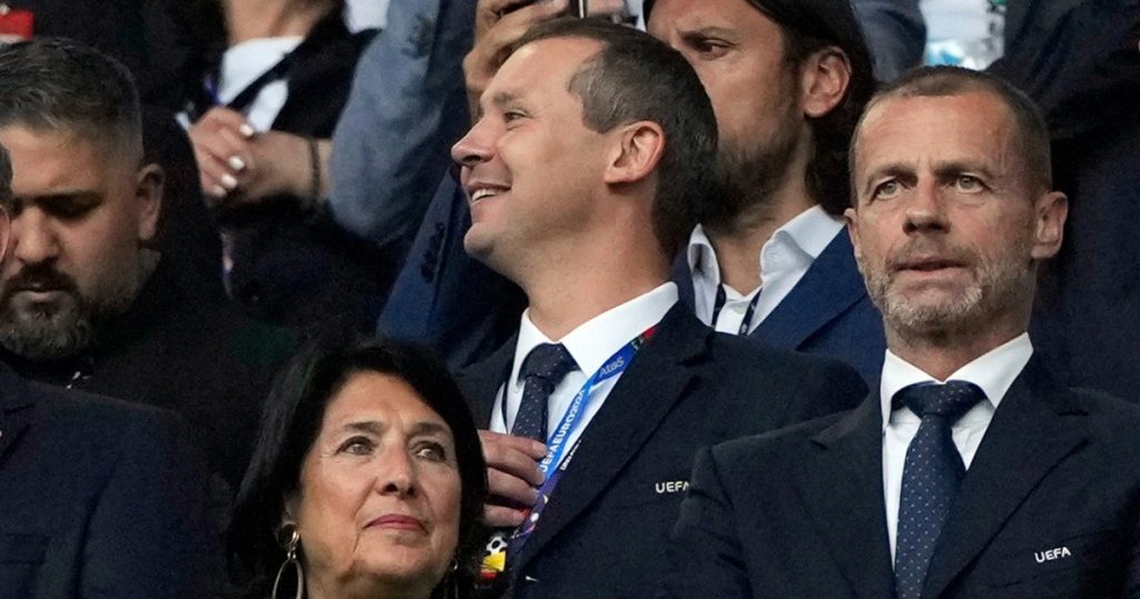 Consecințele Conducătoare ale FIFA: Analiza Concedierii lui Kevin Lamour și Impactul Asupra Fotbalului Global