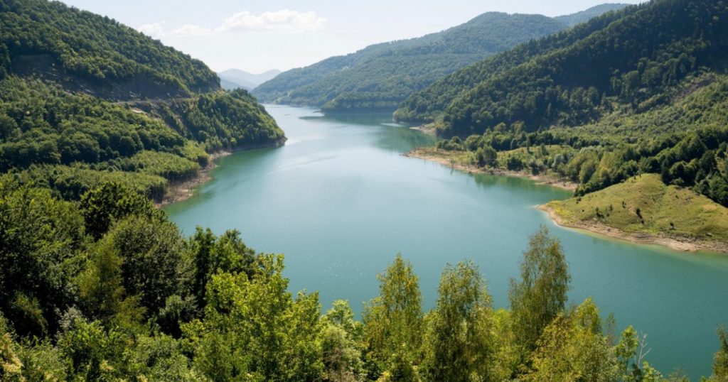 Centrala Hidroelectrică Nehoiașu II: Perspective și Implicații ale Proiectului Surduc-Siriu