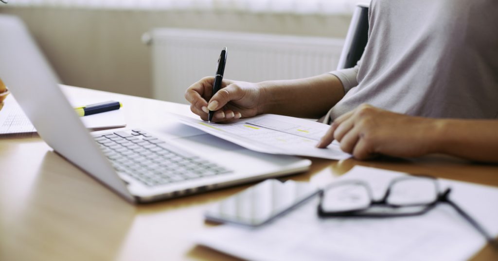 Importanța Verificării Contribuțiilor pentru Pensie: Ghid Complet pentru Salarii și Drepturile Asiguraților