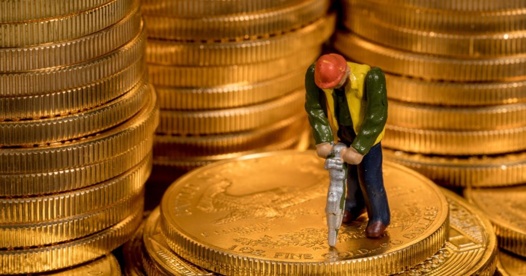 Datoria Guvernului American Adepășește Pragul de 40.000 de Miliarde de Dolari: Implicații și Perspective
