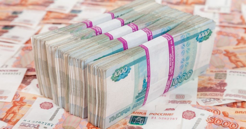 Criza financiară din Rusia: Miliarde retrase din bănci sub presiunea războiului și a temerilor de confiscare
