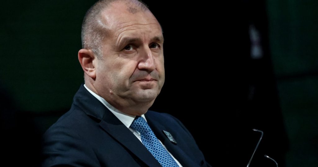 Rumen Radev: O nouă direcție în politica bulgară sau doar un alt populist?