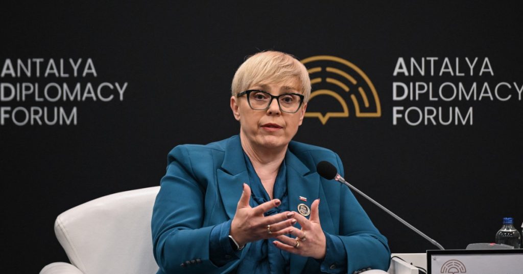 Accidentul de Mașină care a Scos la Iveală Relațiile Controversate ale Președintei Sloveniei cu Serviciile Secrete Rusești
