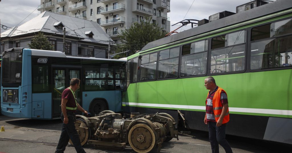Sfatul lui Titi Aur pentru Șoferi: Cum să Reacționezi în Fața unui Autobuz Scăpat de Sub Control