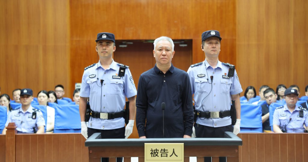 Xu Jiayin, Fondatorul Evergrande: De la Vise Mari la O Viață în Închisoare