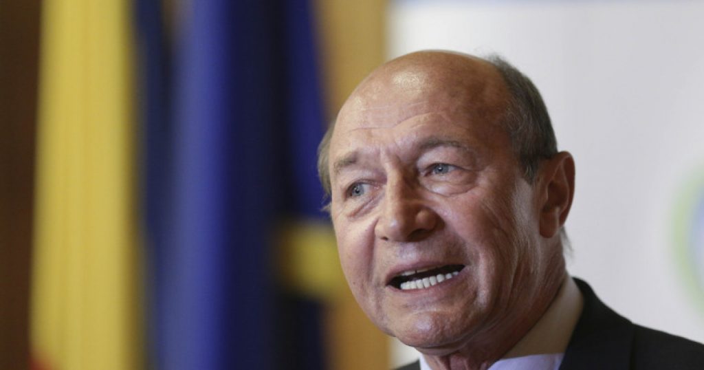 Conflictul pe Legea Salarizării: Traian Băsescu Își Exprimă Îngrijorarea față de Poziția lui Nicușor Dan