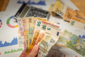 Dragoș Pîslaru și Provocările Legii Salarizării: O Analiză Detaliată a Contextului Fiscal și Social