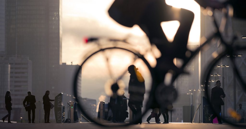 Controversa interdicției bicicletelor în Como: Impactul asupra mobilității urbane și reacțiile cetățenilor