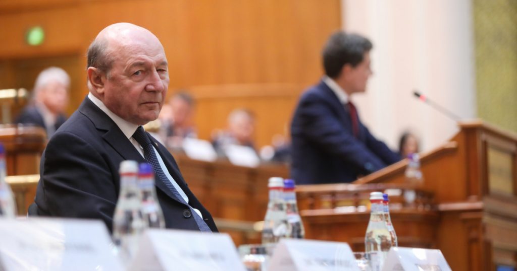 Tensiuni Politice în România: Băsescu Critică Stilul de Conducere al Președintelui Nicușor Dan