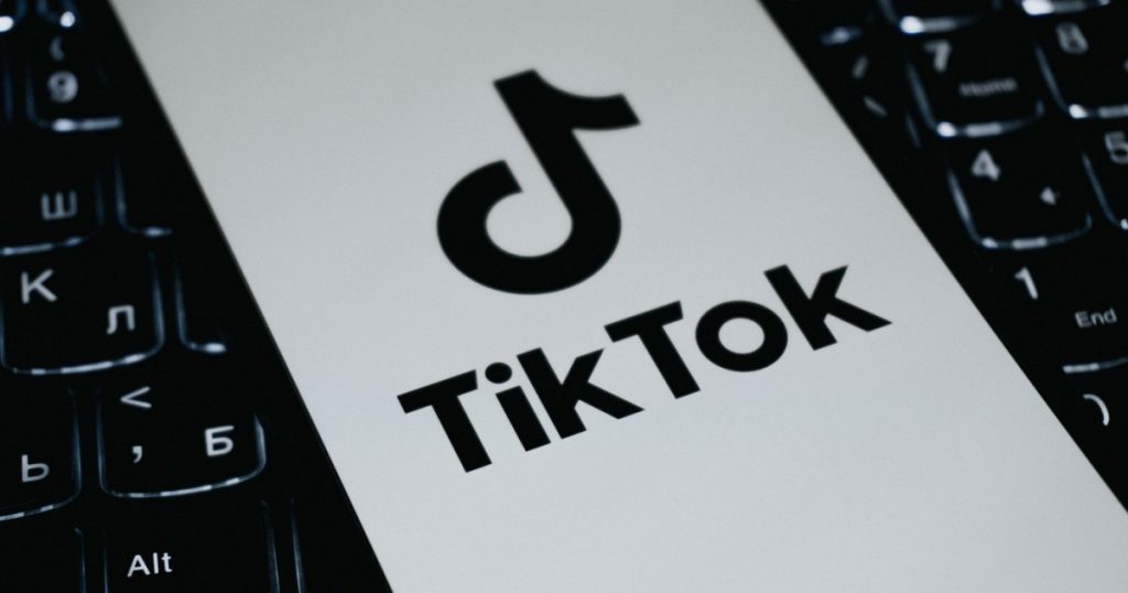 TikTok și Impactul Deciziei de Acord în Procesul privind Confidențialitatea Datelor pentru Minori
