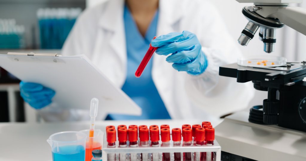 De ce unii oameni nu răspund eficient la vaccinuri? Descoperiri recente și implicațiile lor pentru sănătatea publică