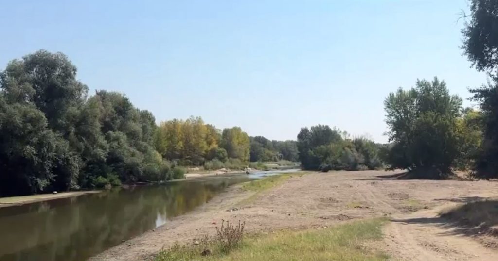 Criza apei în România: Râul Jiu atinge cele mai scăzute niveluri din ultimul secol - O analiză detaliată