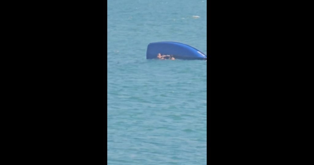 Incidentul din stațiunea Saturn: O barcă răsturnată în Marea Neagră și impactul asupra turismului românesc