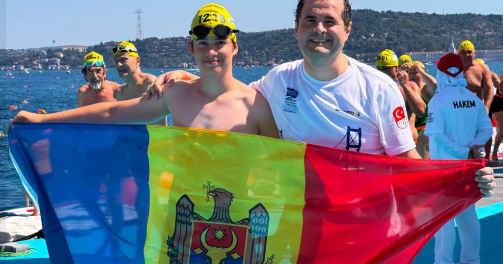 Premierul Republicii Moldova, Vasile Tofan, înoată prin Bosfor: o promisiune de familie și un simbol al parcursului european