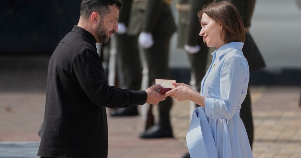 Maia Sandu Distinsă cu Ordinul Cneaghinei Olga: O Simbolistică a Solidarității între Moldova și Ucraina