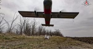 Dronele Autonome în Războiul din Ucraina: O Privire Asupra Viitorului Tehnologic și Implicațiile Acesteia