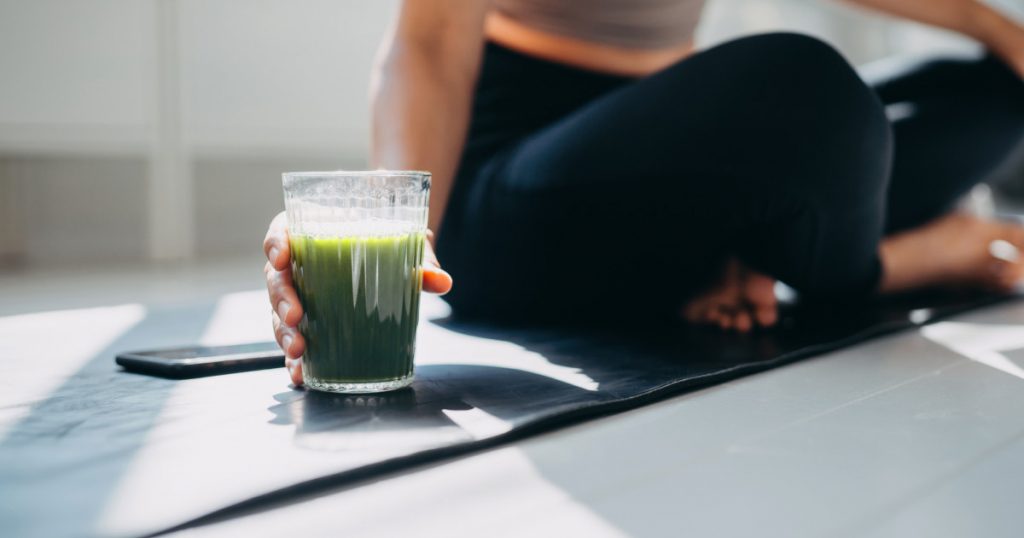 Matcha și Pilates: Stilul de Viață al Tinerelor Românce în 2026