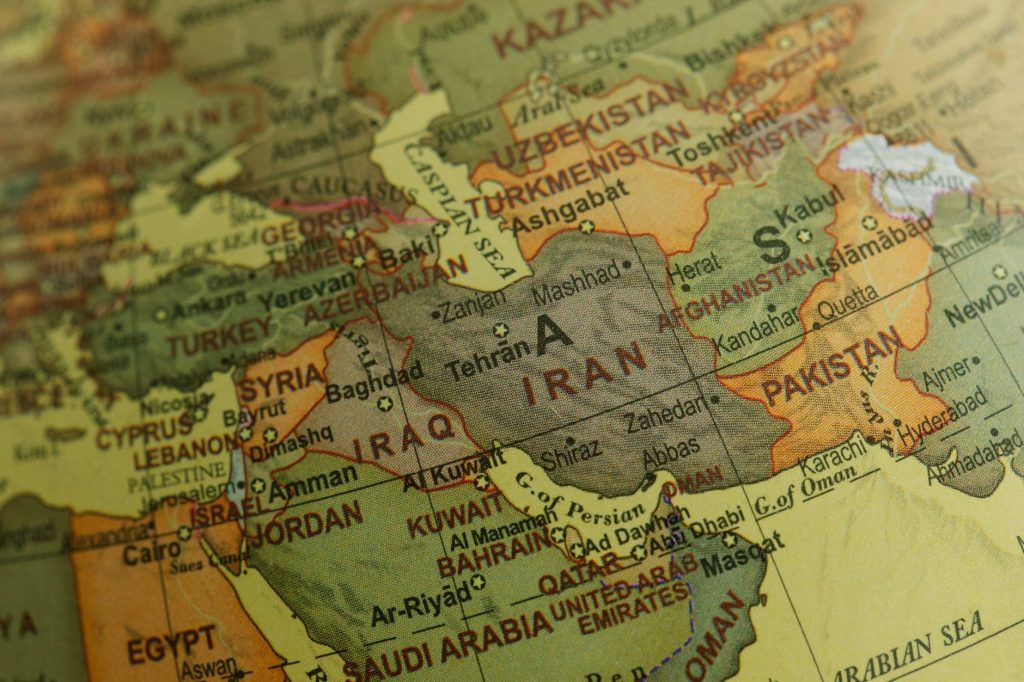 Iranul și Strategia de Răspuns la Sancțiunile Economice Americane: O Analiză Detaliată a 'Zilei Z' și Implicațiile Sale