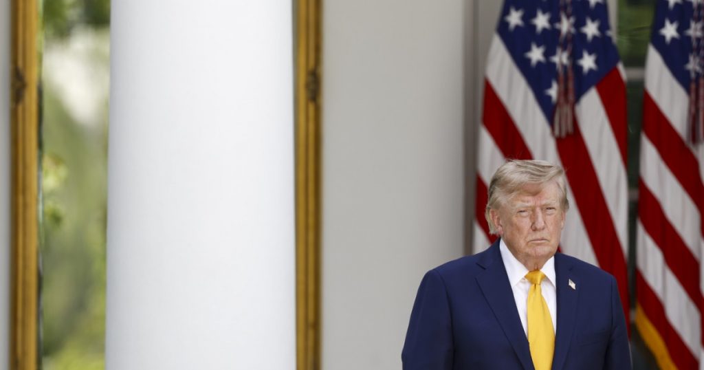 Donald Trump și controversele vaccinurilor și genului: O analiză a impactului asupra societății americane