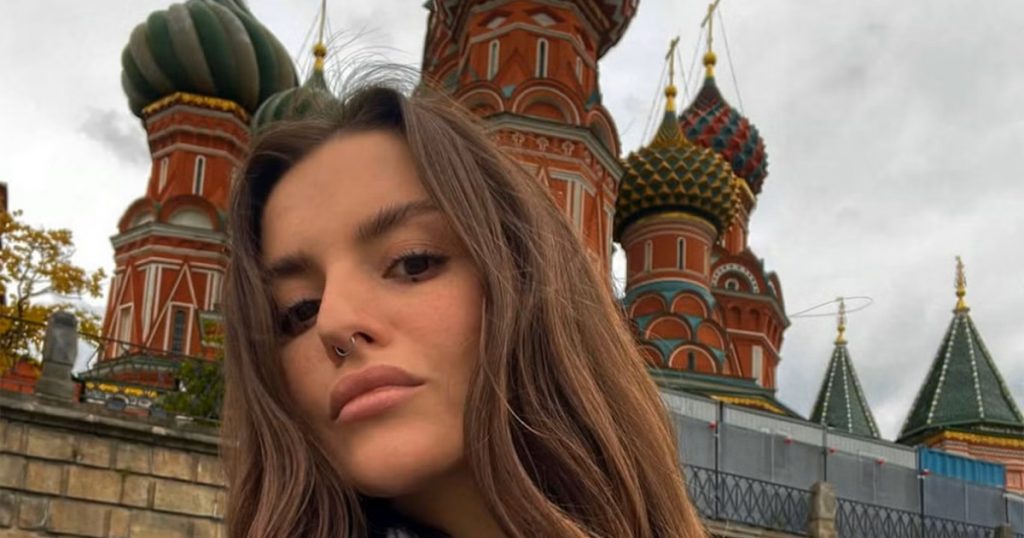 O fostă membră a Pussy Riot dezvăluie o poveste înfiorătoare de spionaj și amenințare din partea FSB-ului rus