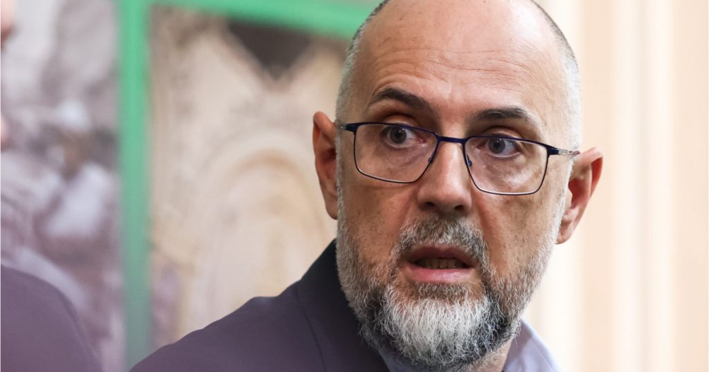 Kelemen Hunor și Dilemele Legii Salarizării: O Analiză a Implicațiilor Economice și Sociale