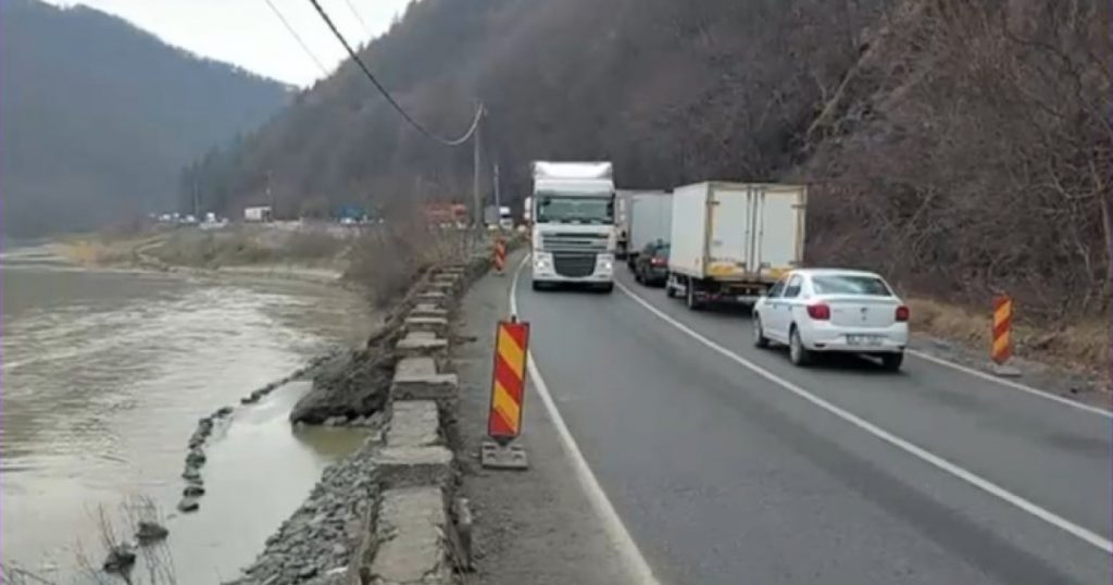 Restricții de circulație pe Valea Oltului: Măsuri necesare pentru siguranța rutieră și stabilizarea versanților