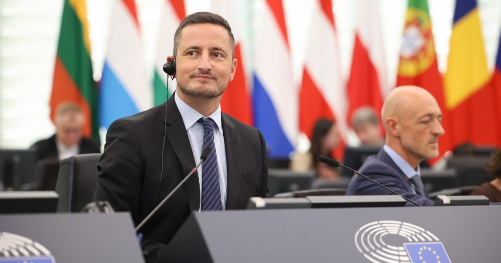 Critica lui Nicu Ștefănuță față de tăcerea politicienilor: O reflecție asupra legăturilor din trecutul României