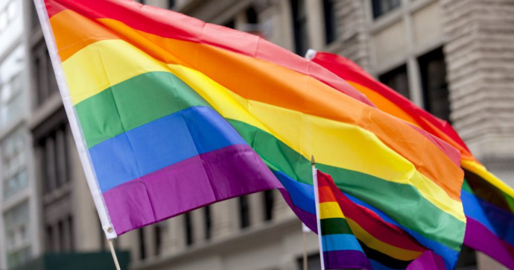 Schimbări în legislația anti-LGBT+ din Ungaria: Un pas spre normalizare sau o manevră politică?