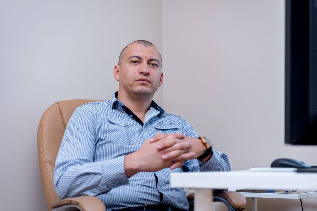 Nicușor Dan și Controlul Civil asupra Serviciilor Secrete: O Necesitate pentru Democrație