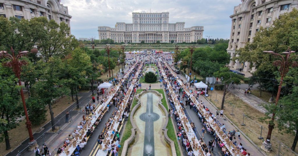Bucureștiul a stabilit un nou record mondial: O masă de 5 kilometri pentru solidaritate și comunitate
