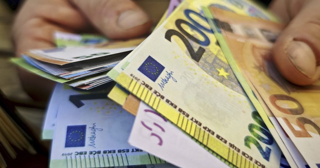 Impactul creșterii dobânzilor asupra românilor cu credite în euro: O analiză detaliată